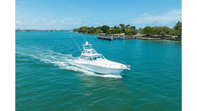 2000 Cabo 45 Express 24 