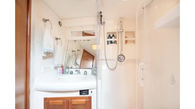 2000 Cabo 45 Express 32 