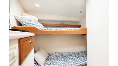 2000 Cabo 45 Express 33 