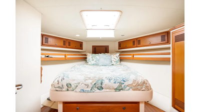 2000 Cabo 45 Express 34 