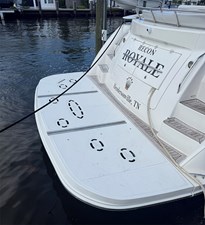 RECON ROYALE 9 Swim platform