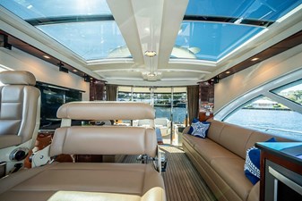 RECON ROYALE 21 Helm/upper salon looking aft