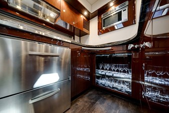 RECON ROYALE 31 Galley undercounter
