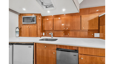 1978 Hatteras 42 Convertible 27 