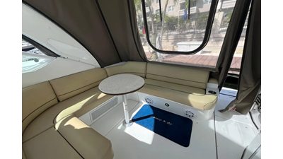 2013 Cruisers Yachts 380 Express 5 