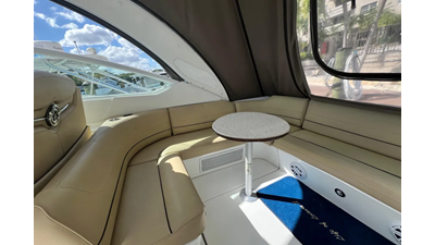 2013 Cruisers Yachts 380 Express 6 