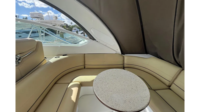 2013 Cruisers Yachts 380 Express 7 