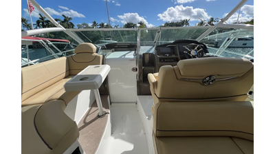 2013 Cruisers Yachts 380 Express 8 