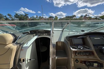 2013 Cruisers Yachts 380 Express 15 