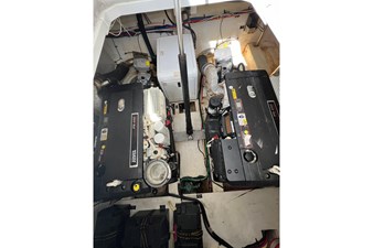 2013 Cruisers Yachts 380 Express 16 