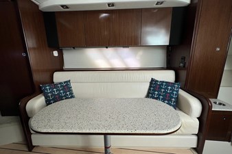 2013 Cruisers Yachts 380 Express 23 