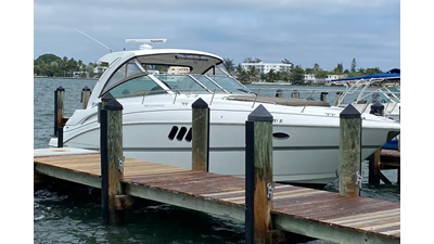 2013 Cruisers Yachts 380 Express 0 