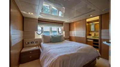 2012 Ferretti Yachts Custom Line 100 17 