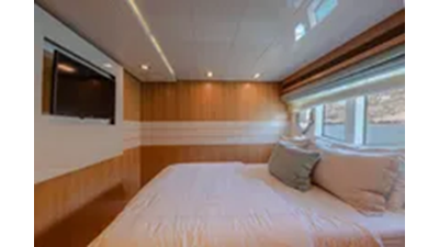 2012 Ferretti Yachts Custom Line 100 27 