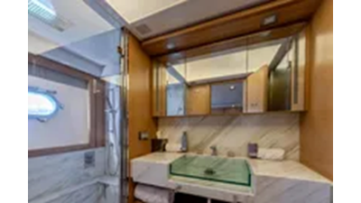 2012 Ferretti Yachts Custom Line 100 34 