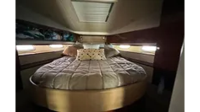 2010 Sea Ray 450 Sundancer 18 