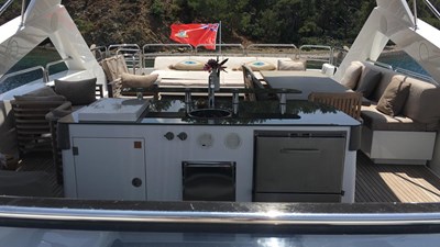 INFINITY 5 Flybridge