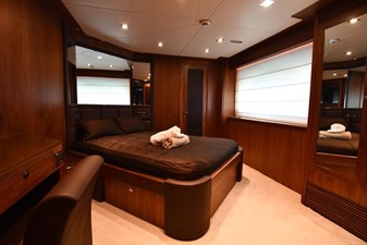 INFINITY 19 Port Vip Cabin