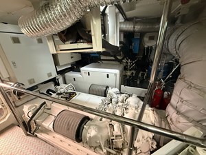 INFINITY 31 Engine room
