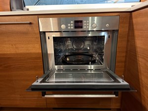 PRINCESS 70 (P70078) 18 