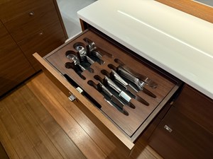 PRINCESS 70 (P70078) 24 