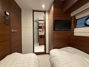 PRINCESS 70 (P70078) 70 