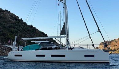 Amels 50 Exterior