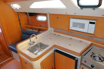 THE BAYGULL II 4 Salon Stbd