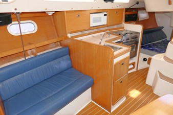 THE BAYGULL II 8 Salon Stbd Aft