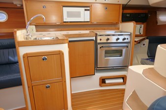THE BAYGULL II 9 Galley