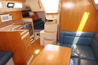 THE BAYGULL II 11 Salon Aft