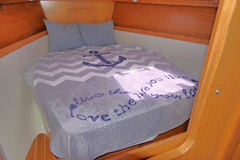THE BAYGULL II 18 Fwd Cabi Berth