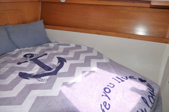 THE BAYGULL II 21 Fwd Cabin Stbd