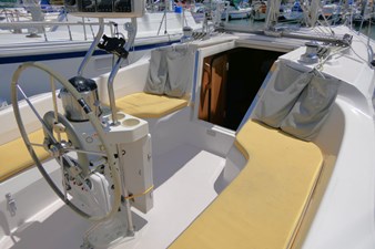 THE BAYGULL II 32 Cockpit Port Fwd