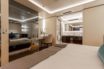 DAYBREAK 17 Lower Deck VIP Stateroom Aft 