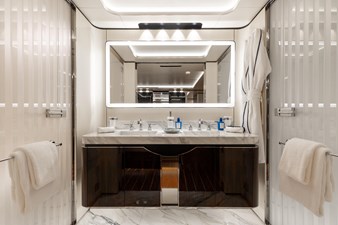 DAYBREAK 18 Lower Deck VIP Stateroom Aft Bath 