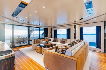 DAYBREAK 26 Skylounge Looking Aft To Port 