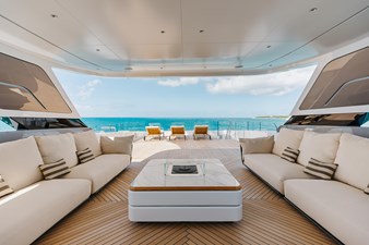 DAYBREAK 33 Sundeck Seating Area Looking Aft 