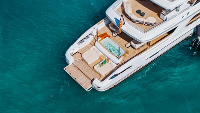 DAYBREAK 41 Main Deck Aft Pool 