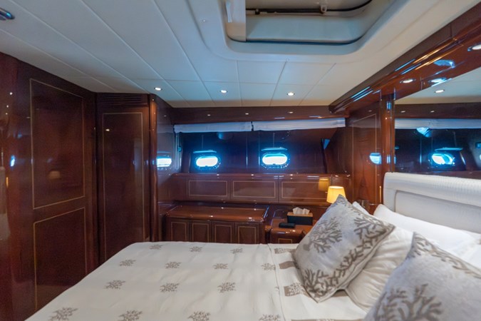 NN 2004 MANGUSTA 72 - Yacht zu verkaufen