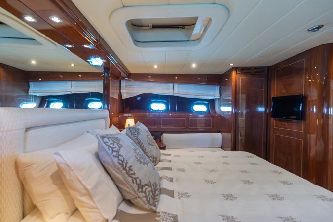 NN 2004 MANGUSTA 72 - Yacht zu verkaufen