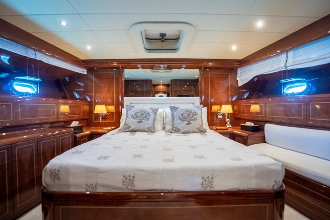 NN 2004 MANGUSTA 72 - Yacht zu verkaufen