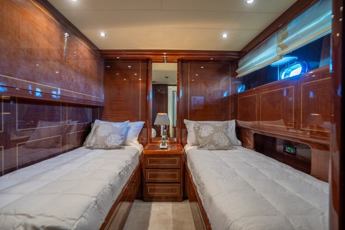NN 2004 MANGUSTA 72 - Yacht zu verkaufen