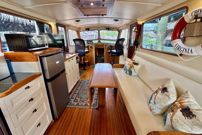 Saloon Forward