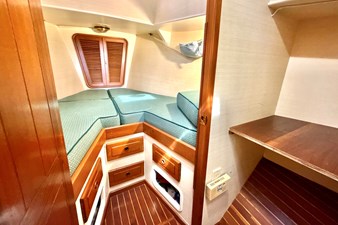 SYLPHIDE 12 Forward Stateroom