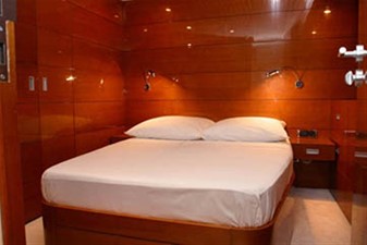 MRS ROBINSON 8 Owner's cabin