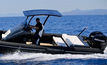 Technohull SV 9.9 2 