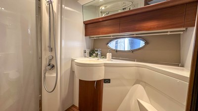 PRINCESS 42 (P42354) 11 