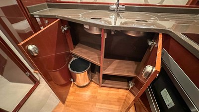 PRINCESS V45 (V45172) 32 