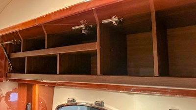 PRINCESS V45 (V45172) 33 